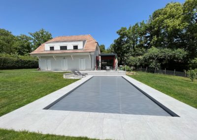 Construction piscine avec terrasse carrelage et PVC armé